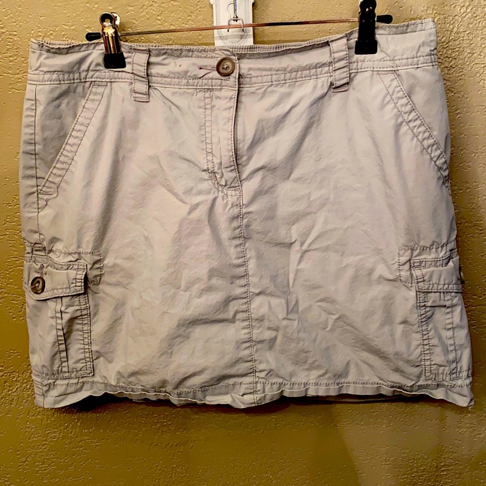 Chaus gray skort with pockets